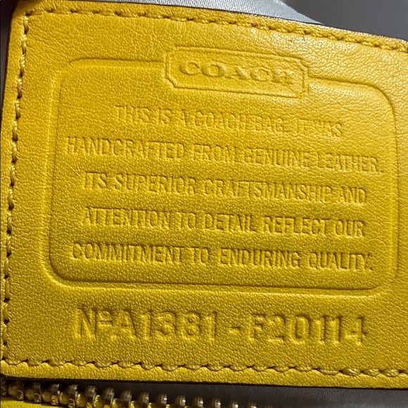 Coach Soft Pebble Golden Yellow Leather shoulder/Crossbo Gold hardware, hang tag - Picture 14 of 14